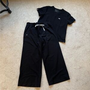 Figs Black Technical Collection Scrub Set